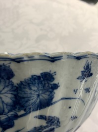 Six bols en porcelaine de Chine en bleu et blanc, Kangxi