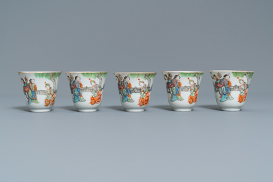 Cinq tasses et soucoupes en porcelaine de Chine famille rose, marque et &eacute;poque de Tongzhi