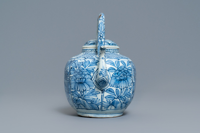 A Chinese blue and white wine ewer and cover, Wanli