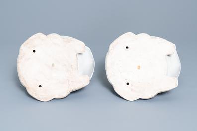 A pair of Chinese biscuit frog-shaped jardini&egrave;res, 19th C.