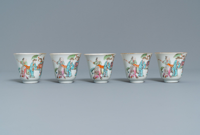 Cinq tasses et soucoupes en porcelaine de Chine famille rose, marque et &eacute;poque de Tongzhi