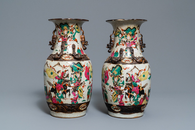 Two pairs of Chinese famille rose vases, 19/20th C.