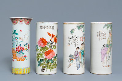 Trois porte-chapeaux en porcelaine de Chine qianjiang cai et un vase en famille rose, 19/20&egrave;me