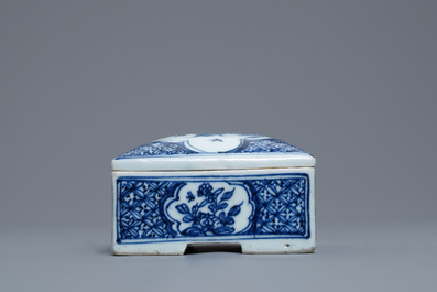 A square Chinese blue and white box and cover, Qianlong