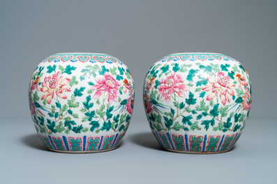 A pair of Chinese famille rose ginger jars with phoenixes, 19th C.