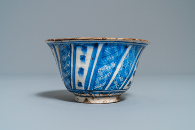 A Persian blue and white vase, a bowl and a dish, Syria and/or Iran, 18/19th C.