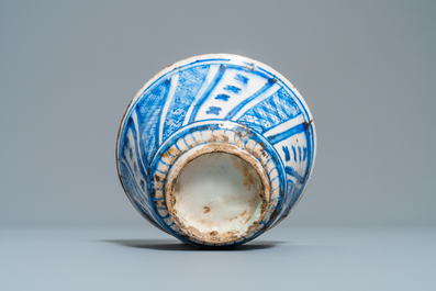 A Persian blue and white vase, a bowl and a dish, Syria and/or Iran, 18/19th C.