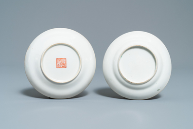 A pair of Chinese famille rose 'Wu Shuang Pu' cups and saucers, 19th C.