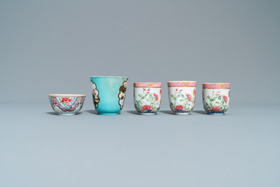 Dix tasses et huit soucoupes en porcelaine de Chine famille rose et verte, Yongzheng et apr&egrave;s