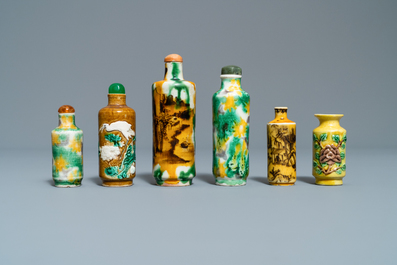 Twelve Chinese monochrome and sancai-glazed snuff bottles, 19/20th C.