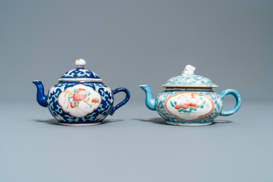 Deux th&eacute;i&egrave;res en porcelaine de Chine famille rose pour le march&eacute; Straits ou Peranakan, 19&egrave;me