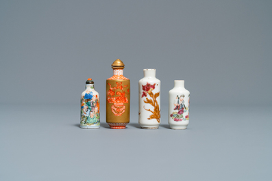 Fourteen various Chinese snuff bottles, 19/20th C.