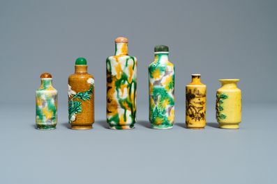 Twelve Chinese monochrome and sancai-glazed snuff bottles, 19/20th C.