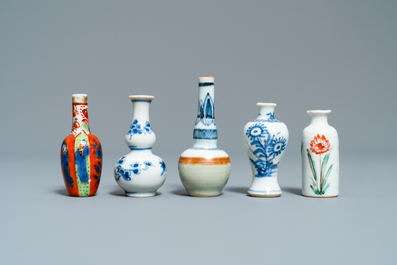 Quinze petits vases en porcelaine de Chine, Kangxi