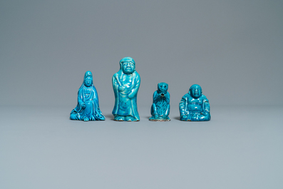 Neuf figures et compte-gouttes en porcelaine de Chine turquoise monochrome, Kangxi et apr&egrave;s