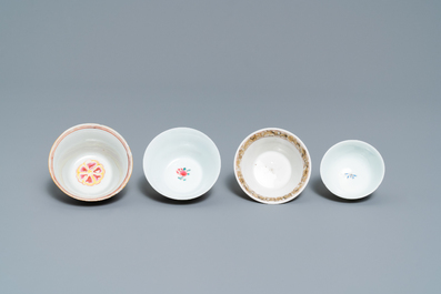 Treize soucoupes et neuf tasses en porcelaine de Chine, Kangxi/Qianlong