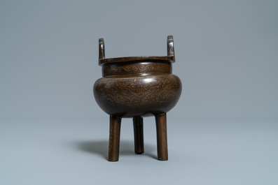 A Chinese silver inlaid bronze censer, Shi Shou mark, 19th C.