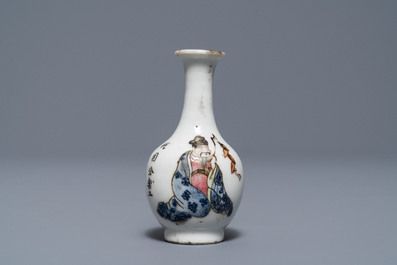 A Chinese famille rose miniature 'Wu Shuang Pu' vase, 19th C.