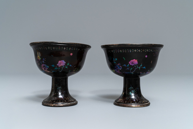 A pair of Chinese lac burgaut&eacute; stem cups, Kangxi