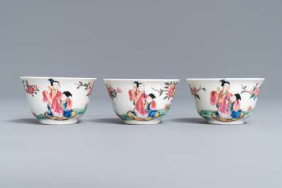 Une th&eacute;i&egrave;re, six soucoupes et trois tasses en porcelaine de Chine famille rose, Yongzheng/Qianlong