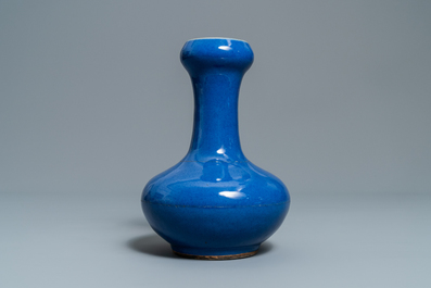 Five Chinese monochrome blue wares, 19/20th C.