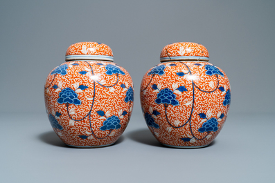 Two pairs of Chinese coral-ground jars and a flamb&eacute;-glazed bottle vase, 19/20th C.