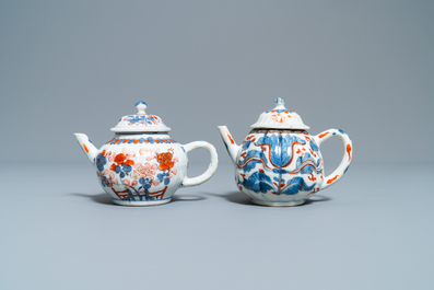 Vier Chinese Imari-stijl theepotten met deksels, Kangxi