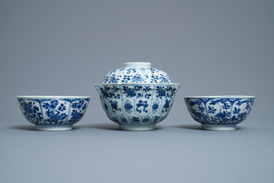 Vijf Chinese blauw-witte kommen, Kangxi/Yongzheng