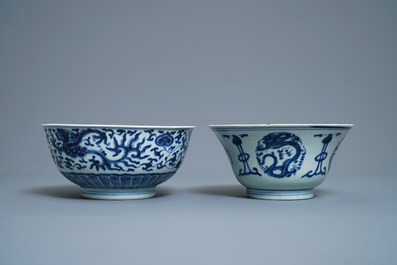 Cinq bols en porcelaine de Chine en bleu et blanc, Kangxi/Yongzheng