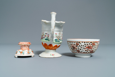 Cinq pi&egrave;ces en porcelaine de Chine famille rose et rouge de fer, Kangxi/Qianlong