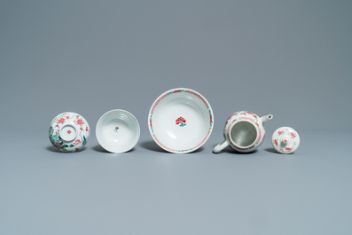 A Chinese famille rose 27-piece tea service with landscape design, Yongzheng/Qianlong