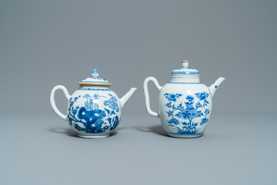 Deux th&eacute;i&egrave;res couvertes en porcelaine de Chine en bleu et blanc et deux de style Imari, Kangxi