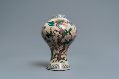 Un vase de forme meiping en porcelaine de Chine wucai &agrave; d&eacute;cor 'Les trois amis de l'hiver', Wanli