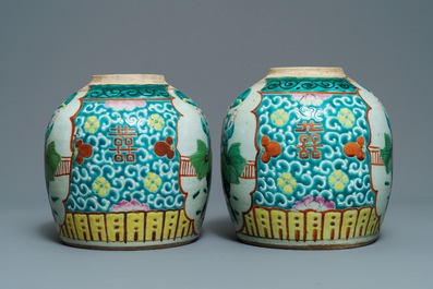 A pair of Chinese famille verte crackle-glazed bowls and a pair of famille rose jars, 19/20th C.