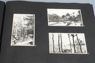 Un album de photos en noir et blanc d'un voyage en Chine, vers 1900-1920