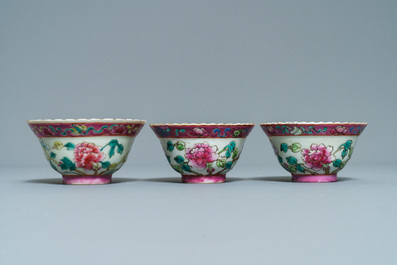 Dix bols et deux soucoupes en porcelaine de Chine famille rose pour le march&eacute; Straits ou Peranakan, 19&egrave;me