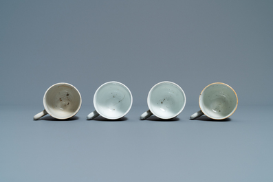 Douze tasses et huit soucoupes en porcelaine de Chine grisaille, Yongzheng/Qianlong