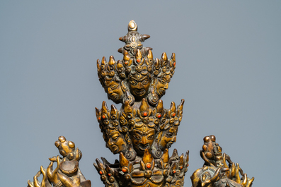 Une grande figure de Kapaladhara Hevajra en bronze dor&eacute; incrust&eacute; de corail, Sino-Tibet, 18/19&egrave;me