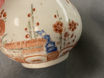 A Kakiemon-style Dutch-decorated bottle vase, Japan, Edo, 17/18th C.