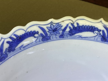 Un bol en porcelaine de Chine en bleu et blanc &agrave; d&eacute;cor d'un paysage au pagode, Wanli