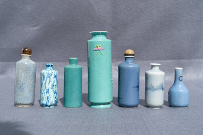 Sept vases miniatures et tabati&egrave;res en porcelaine de Chine, 19/20&egrave;me