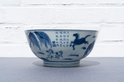 Un bol en porcelaine de Chine en bleu et blanc &agrave; d&eacute;cor des 'Huit chevaux de Mu Wang', marque de Yongle, Kangxi