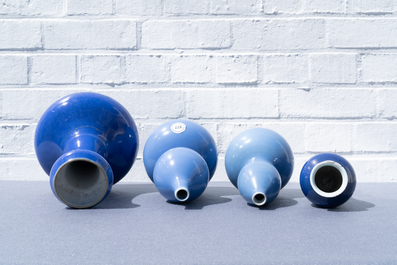 Five Chinese monochrome blue wares, 19/20th C.