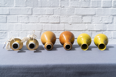 Three pairs of Chinese monochrome vases and a pair of dishes, 19/20th C.