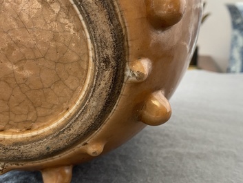 A Chinese monochrome brown-glazed jar, 19th C.