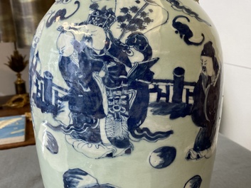 Un vase en porcelaine de Chine famille rose et un en bleu et blanc sur fond c&eacute;ladon, 19&egrave;me