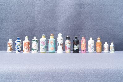 Fourteen various Chinese snuff bottles, 19/20th C.