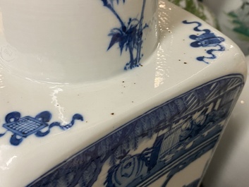 Deux vases en porcelaine de Chine bleu et blanc et qianjiang cai, 19/20&egrave;me