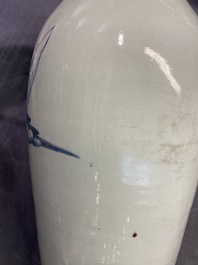 Quatre vases en porcelaine de Chine en bleu et blanc sur fond c&eacute;ladon, 19&egrave;me