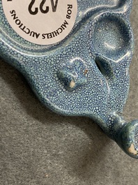 Une petite pierre &agrave; encre en porcelaine de Chine 'robin's egg', Qianlong